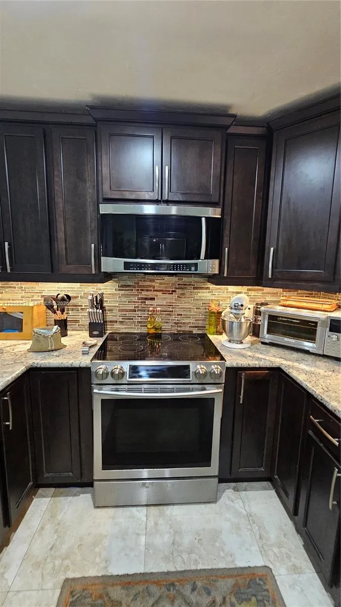 7252 Woodmont Ave Tamarac, FL 33321