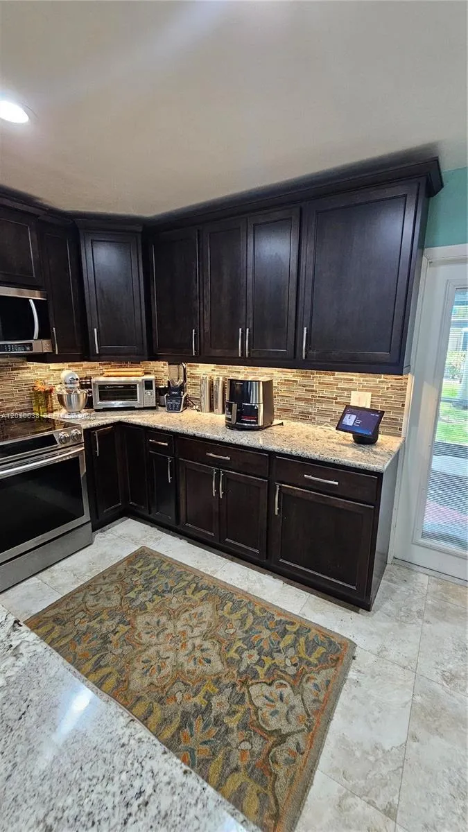 7252 Woodmont Ave Tamarac, FL 33321