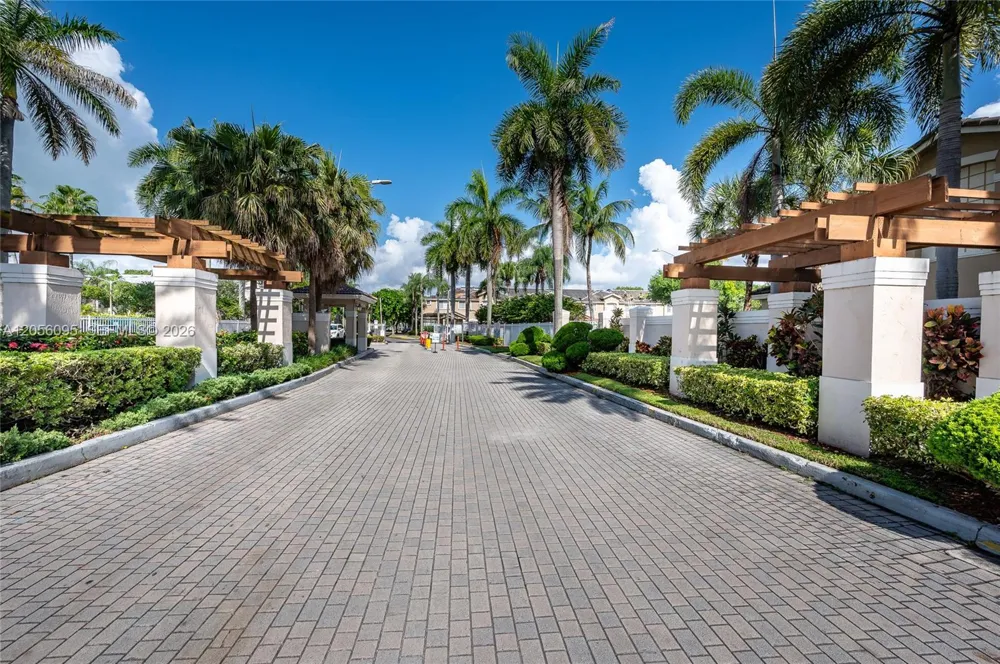 5600 NW 114th Pl #209 Doral, FL 33178