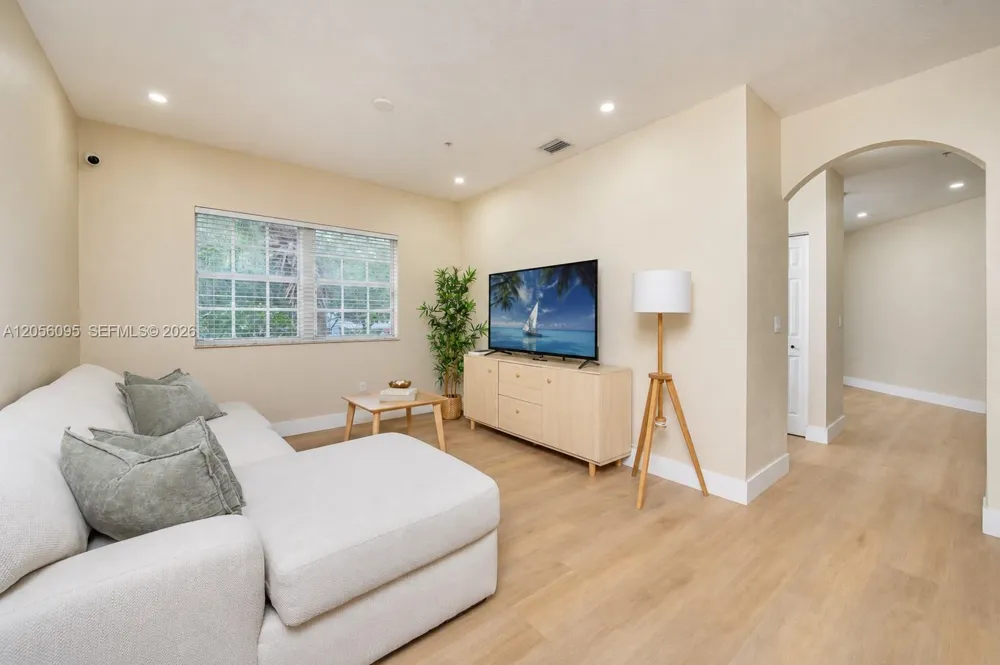 5600 NW 114th Pl #209 Doral, FL 33178