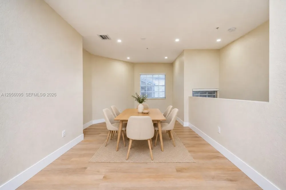 5600 NW 114th Pl #209 Doral, FL 33178