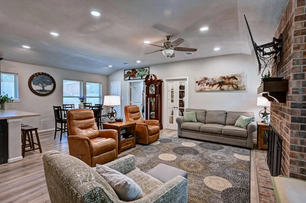 15508 Highway 105 E Plantersville, TX 77363
