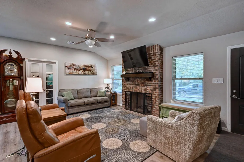 15508 Highway 105 E Plantersville, TX 77363