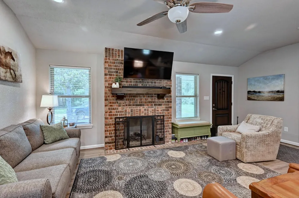 15508 Highway 105 E Plantersville, TX 77363