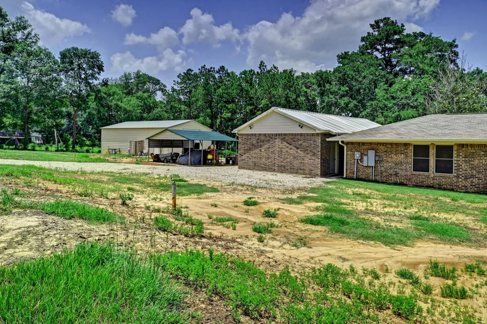 15508 Highway 105 E Plantersville, TX 77363