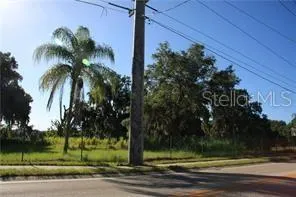2801 11TH AVENUE E Bradenton, FL 34208