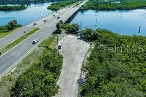 2801 11TH AVENUE E Bradenton, FL 34208