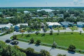 2801 11TH AVENUE E Bradenton, FL 34208