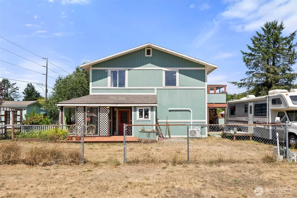 2098 State Route 105 Grayland, WA 98547