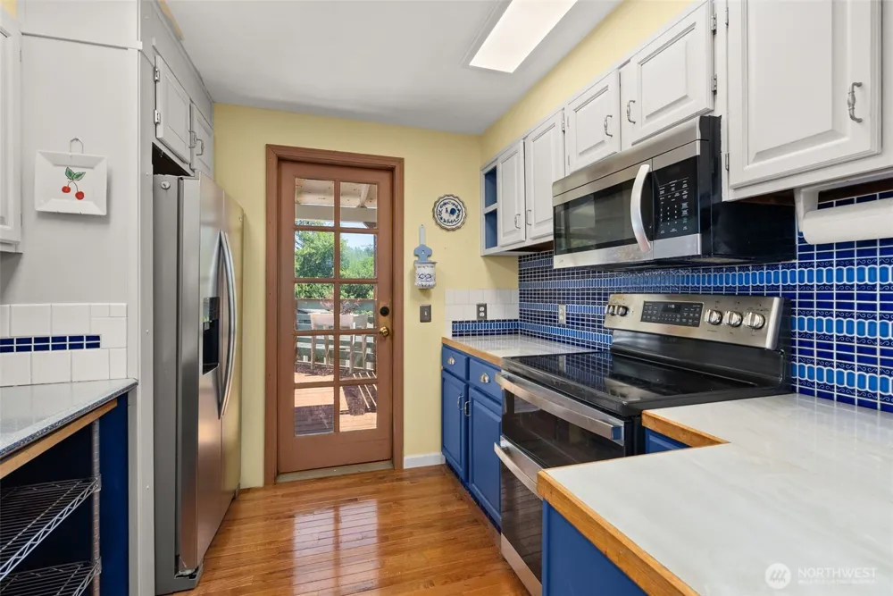2098 State Route 105 Grayland, WA 98547
