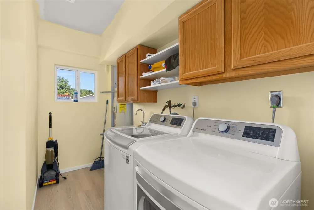 2098 State Route 105 Grayland, WA 98547