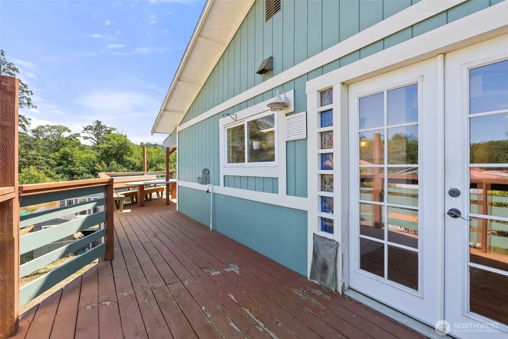 2098 State Route 105 Grayland, WA 98547