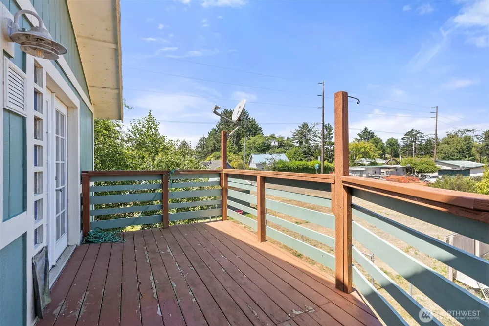 2098 State Route 105 Grayland, WA 98547