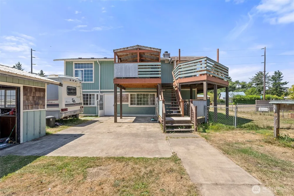 2098 State Route 105 Grayland, WA 98547