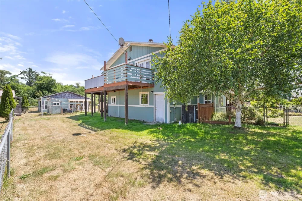 2098 State Route 105 Grayland, WA 98547
