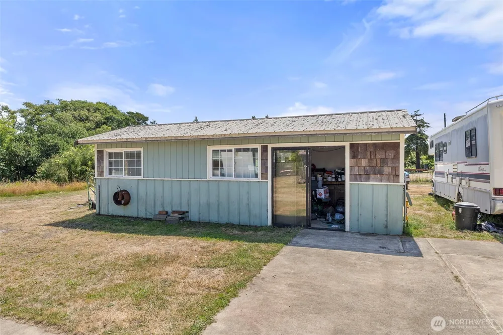 2098 State Route 105 Grayland, WA 98547