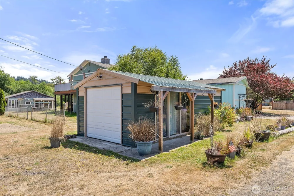 2098 State Route 105 Grayland, WA 98547