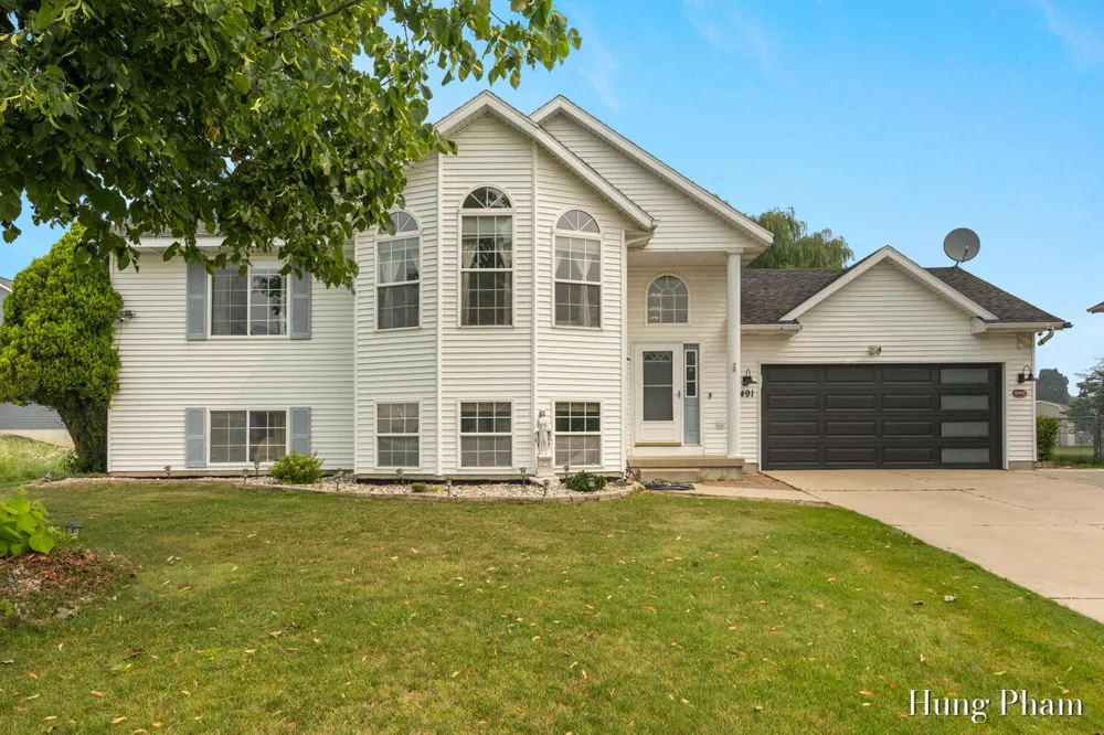 2491 Crystal Meadows Street SE Caledonia, MI 49316