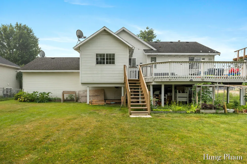 2491 Crystal Meadows Street SE Caledonia, MI 49316