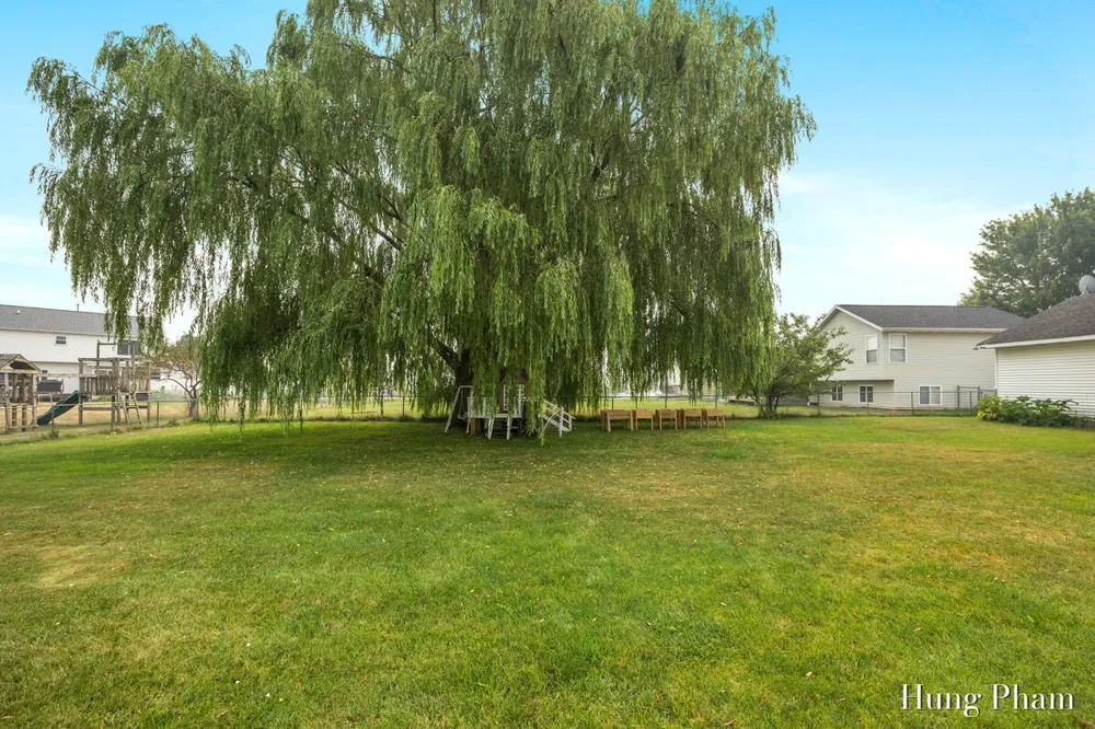 2491 Crystal Meadows Street SE Caledonia, MI 49316