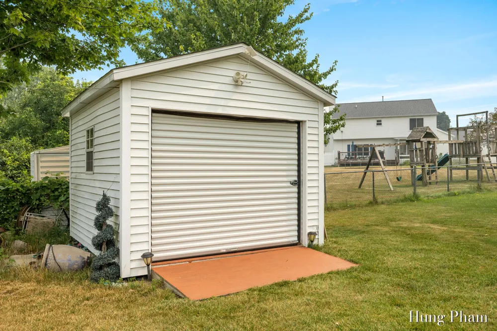 2491 Crystal Meadows Street SE Caledonia, MI 49316