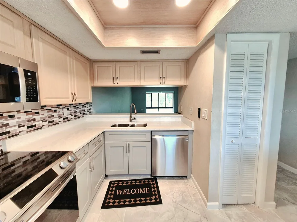222 CARYL WAY Oldsmar, FL 34677