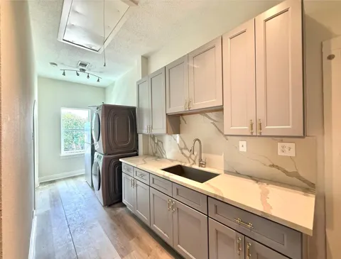 805 10th Street #4