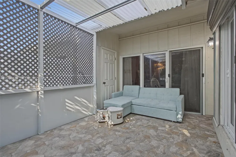 450 E Lakewood Cir E #B Margate, FL 33063