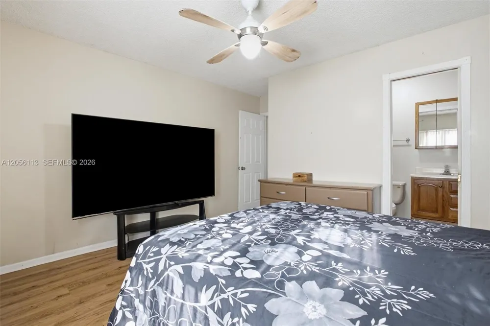 450 E Lakewood Cir E #B Margate, FL 33063