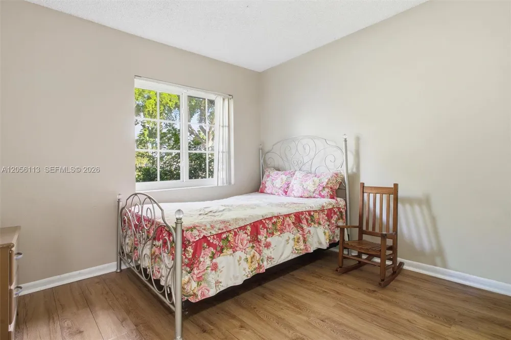 450 E Lakewood Cir E #B Margate, FL 33063