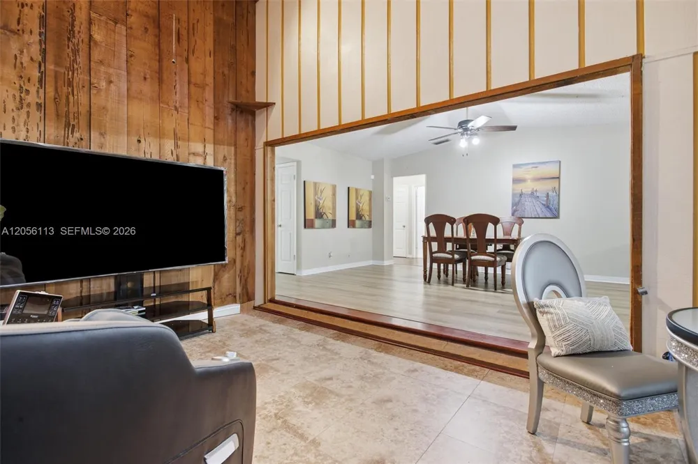 450 E Lakewood Cir E #B Margate, FL 33063