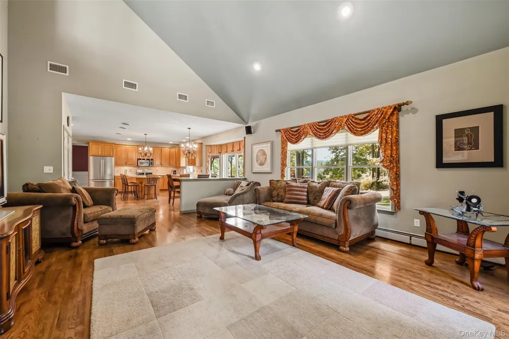 48 Greenwich Avenue Central Valley, NY 10917