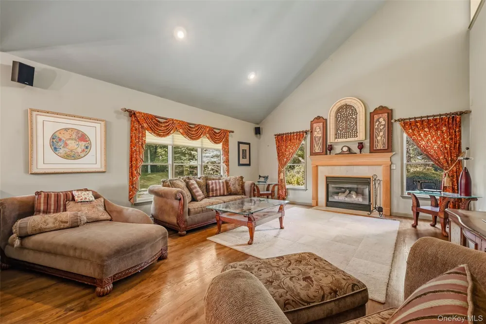 48 Greenwich Avenue Central Valley, NY 10917
