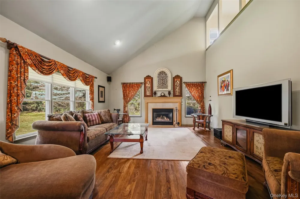 48 Greenwich Avenue Central Valley, NY 10917