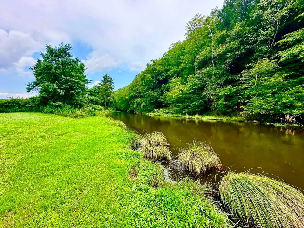 5089 State Route 52 Jeffersonville, NY 12748