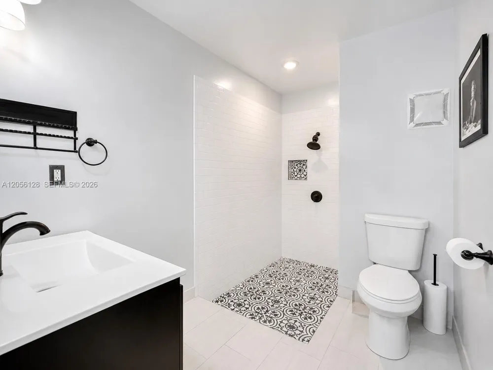 6870 NW 30th Ave #1 Fort Lauderdale, FL 33309