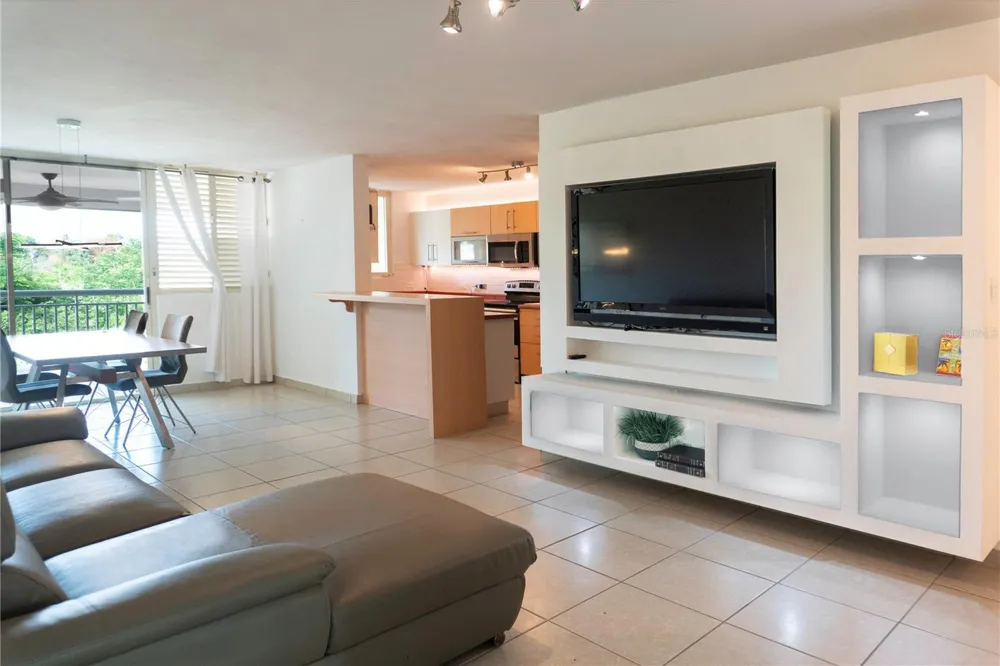 1 CONDOMINIO EL MARIA San Juan, PR 00926