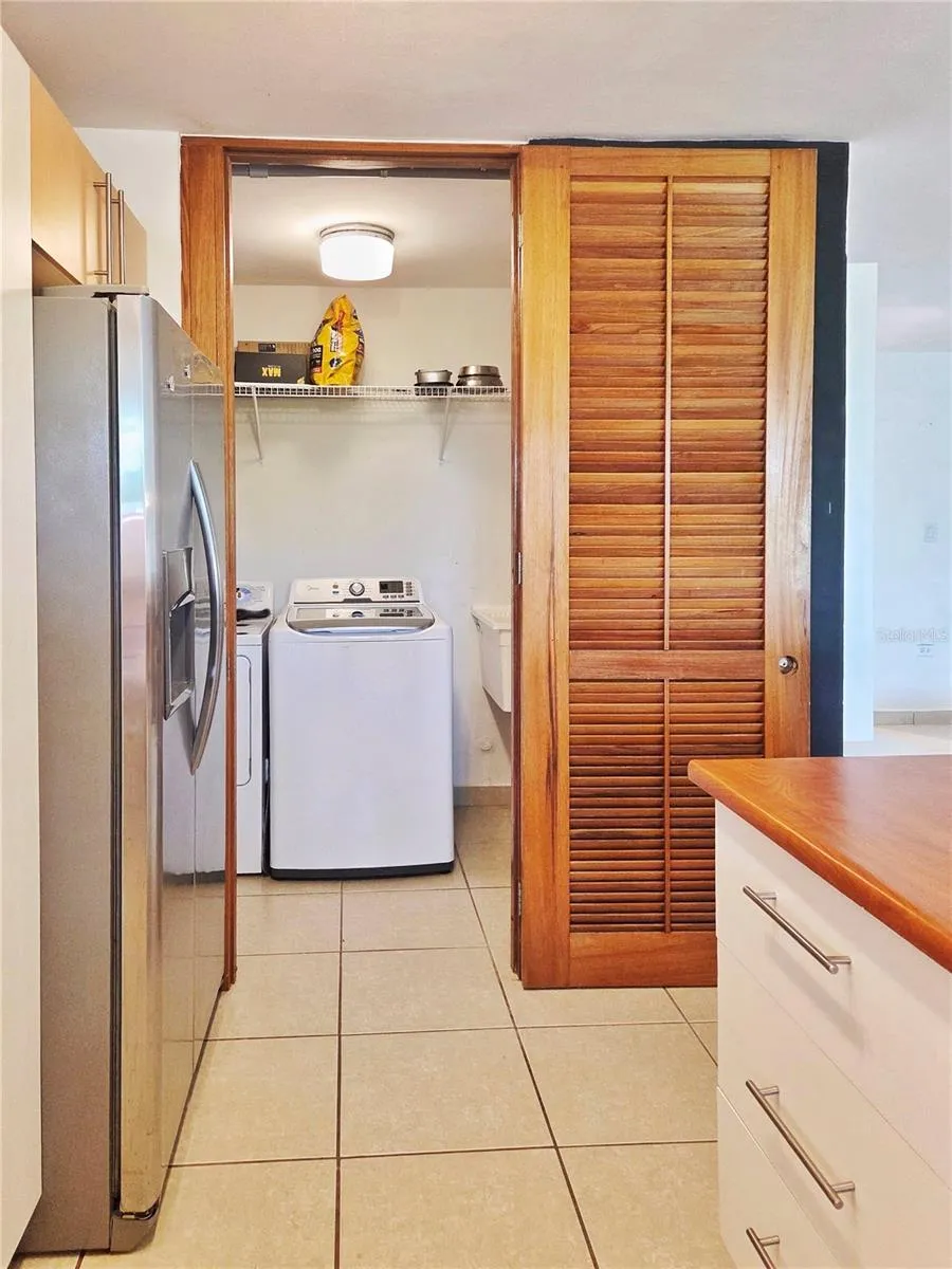 1 CONDOMINIO EL MARIA San Juan, PR 00926