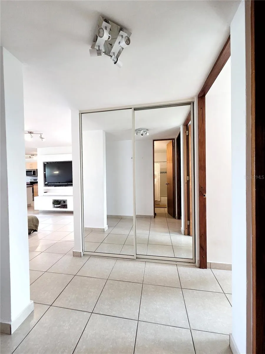 1 CONDOMINIO EL MARIA San Juan, PR 00926