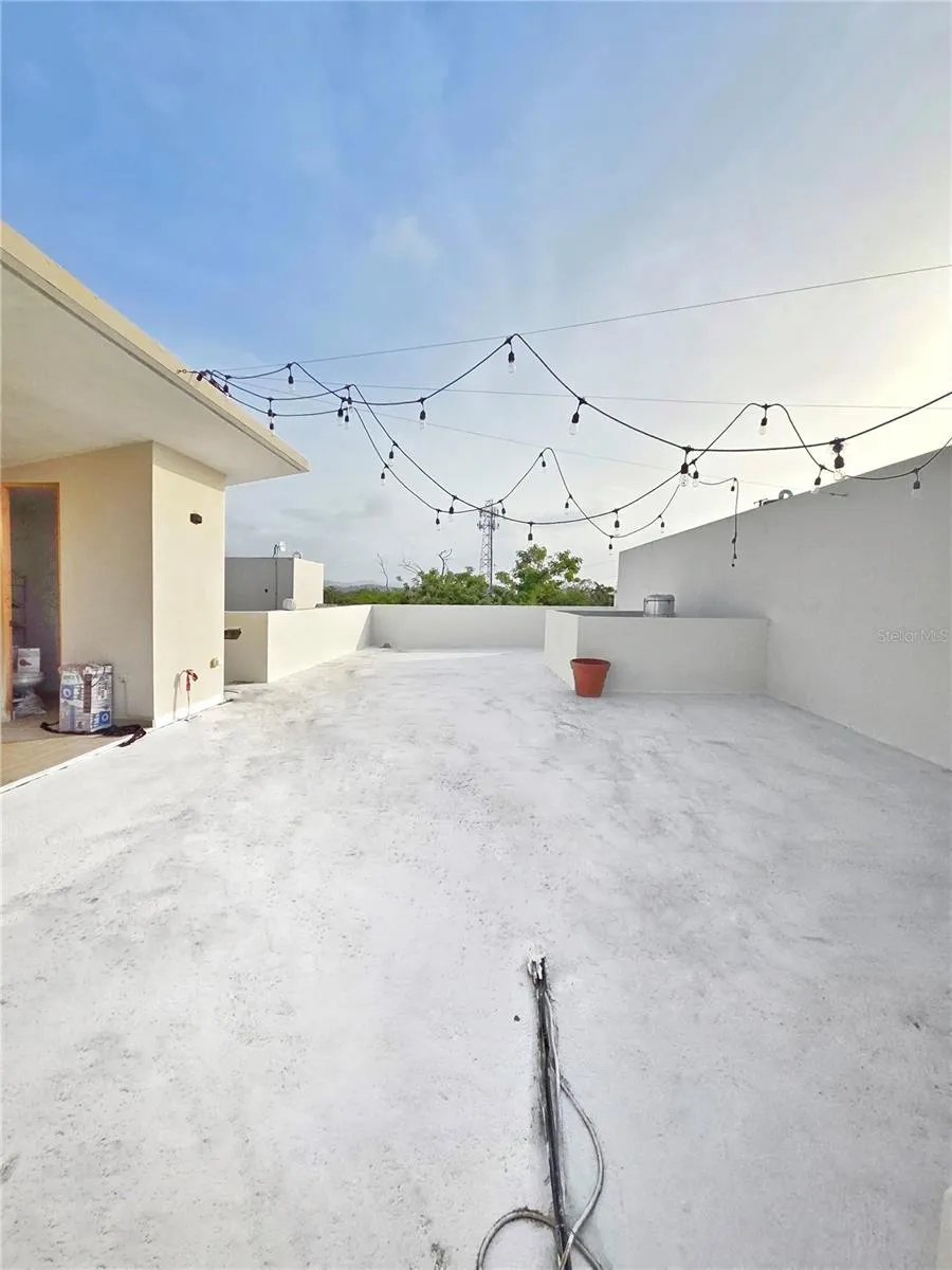1 CONDOMINIO EL MARIA San Juan, PR 00926