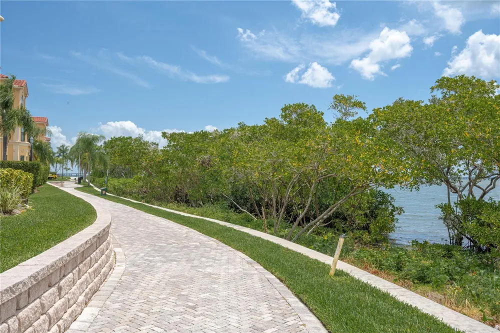 2724 VIA MURANO #623 Clearwater, FL 33764