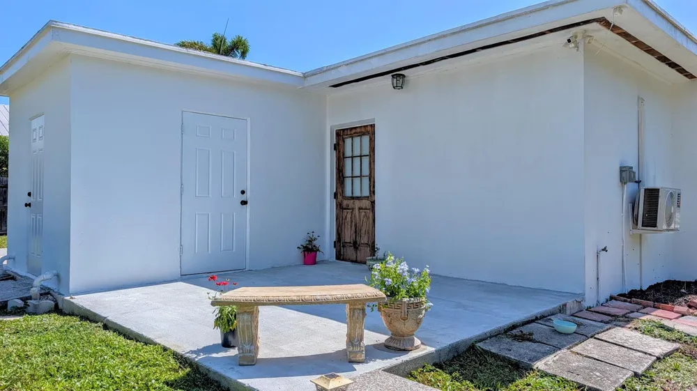 407 NW 7TH STREET #B Boynton Beach, FL 33426