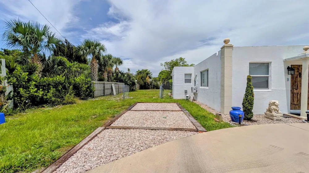 407 NW 7TH STREET #B Boynton Beach, FL 33426
