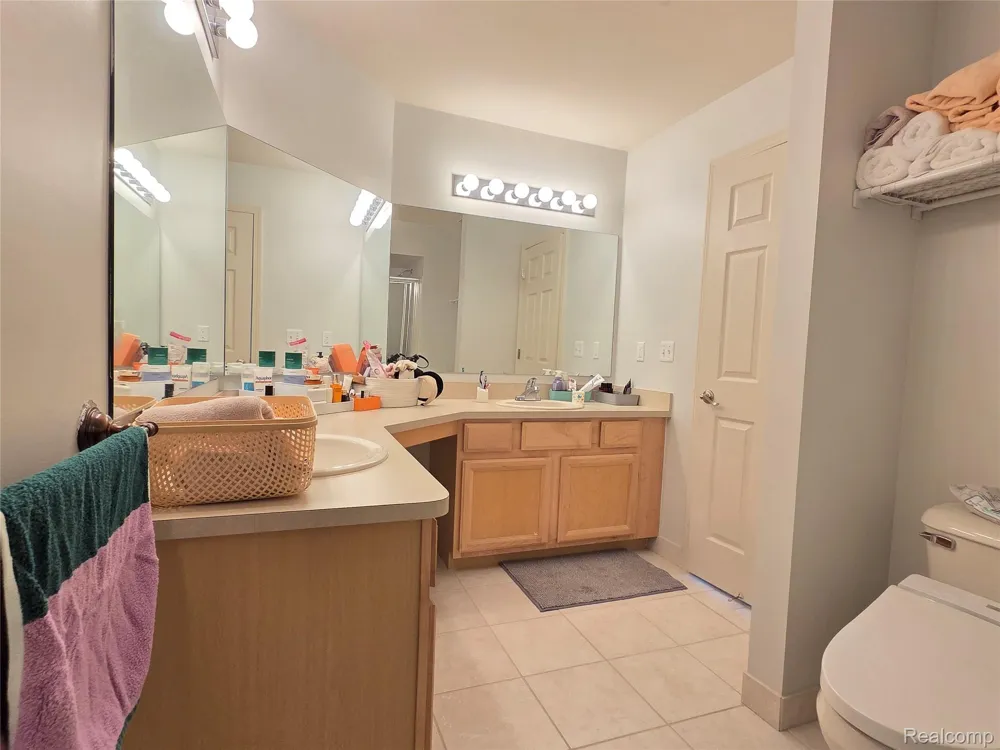 22202 Alexa Drive Commerce Charter Township, MI 48390