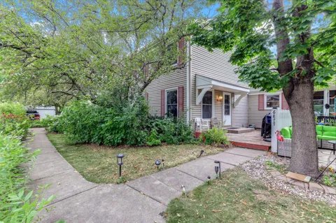 6877 Grenwich Lane