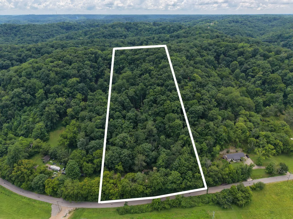 2481 Tinnin Rd Goodlettsville, TN 37072