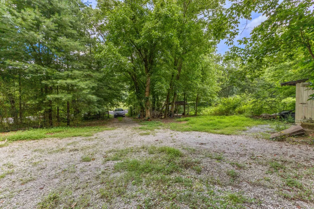 2481 Tinnin Rd Goodlettsville, TN 37072