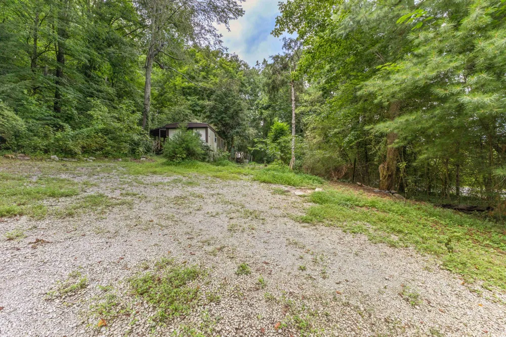 2481 Tinnin Rd Goodlettsville, TN 37072