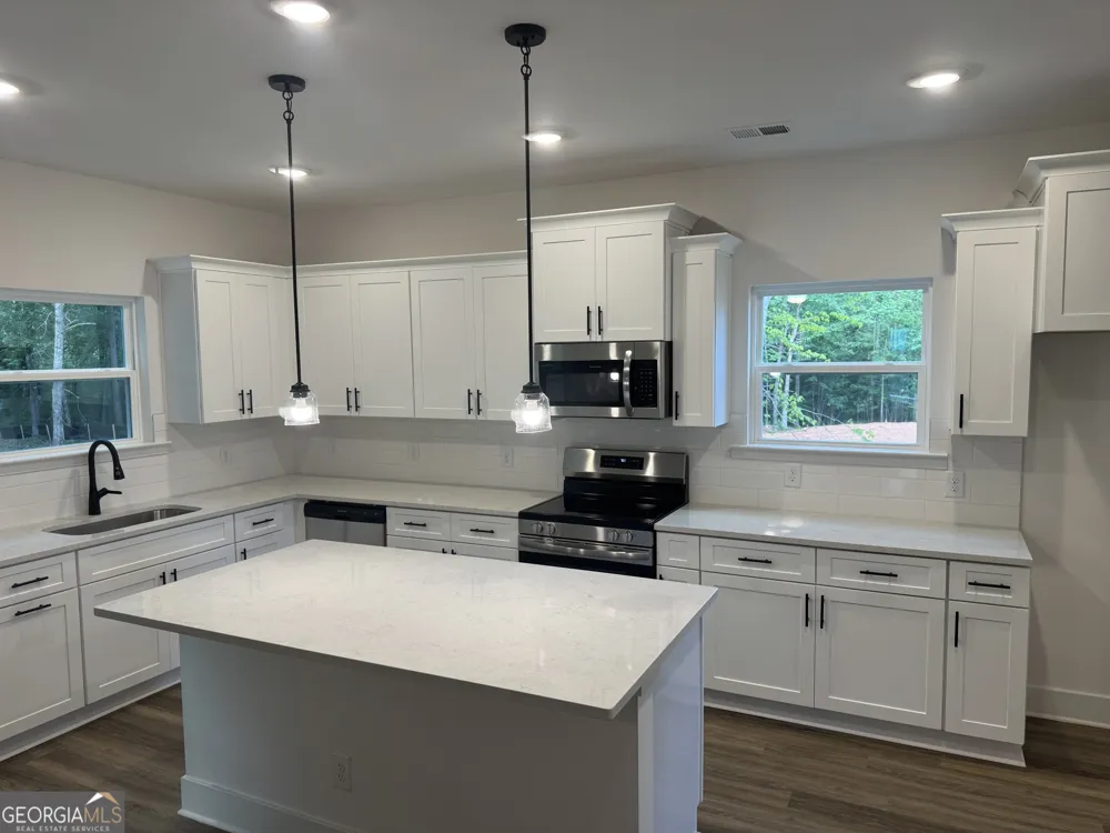181 Blackberry CT Pendergrass, GA 30567