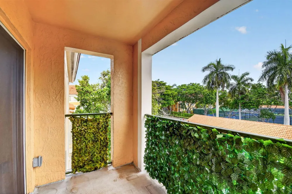 123 Yacht Club Way #307 Hypoluxo, FL 33462